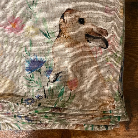 Tahari Home Floral Print Easter Bunny Rabbit Table Napkins set of 8 NWT - Picture 3 of 6
